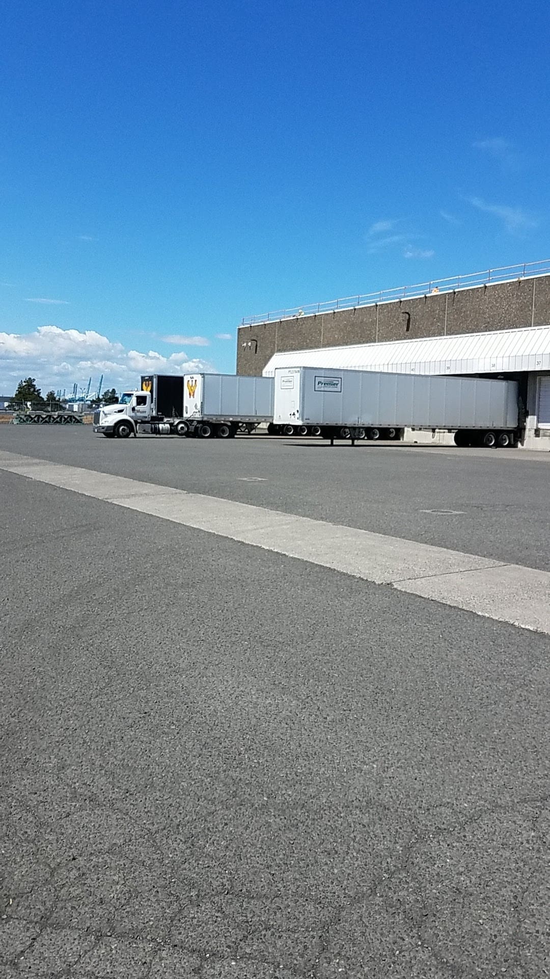 WSI portland with loading dock for semi truck